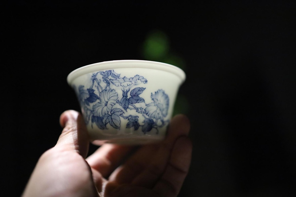 CHÉN CHỦ HOA BÌM BÌM