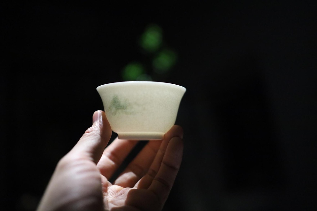 CHÉN CHỦ SƯƠNG BẠCH NGÂN 003